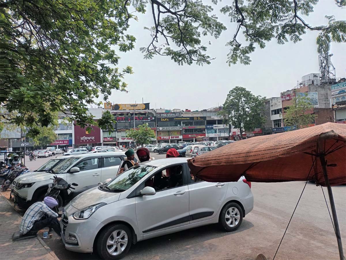 Groups of fake sadhus are roaming in the city.